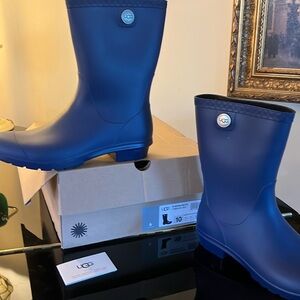 UGG W Sienna Matte Boots Size 10 Blue